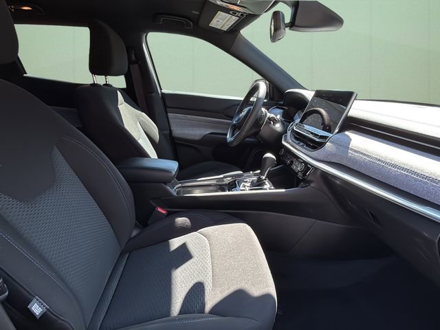 Used 2024 Jeep Compass Sport image 40