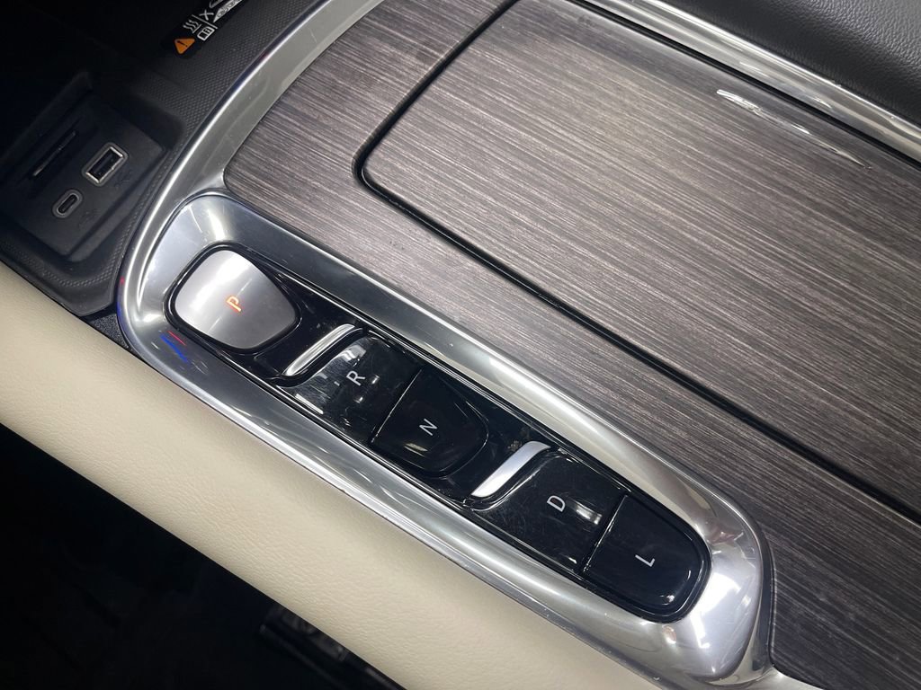Certified 2023 Buick Enclave Avenir w/ Avenir Technology Package AWD/4WD image 25