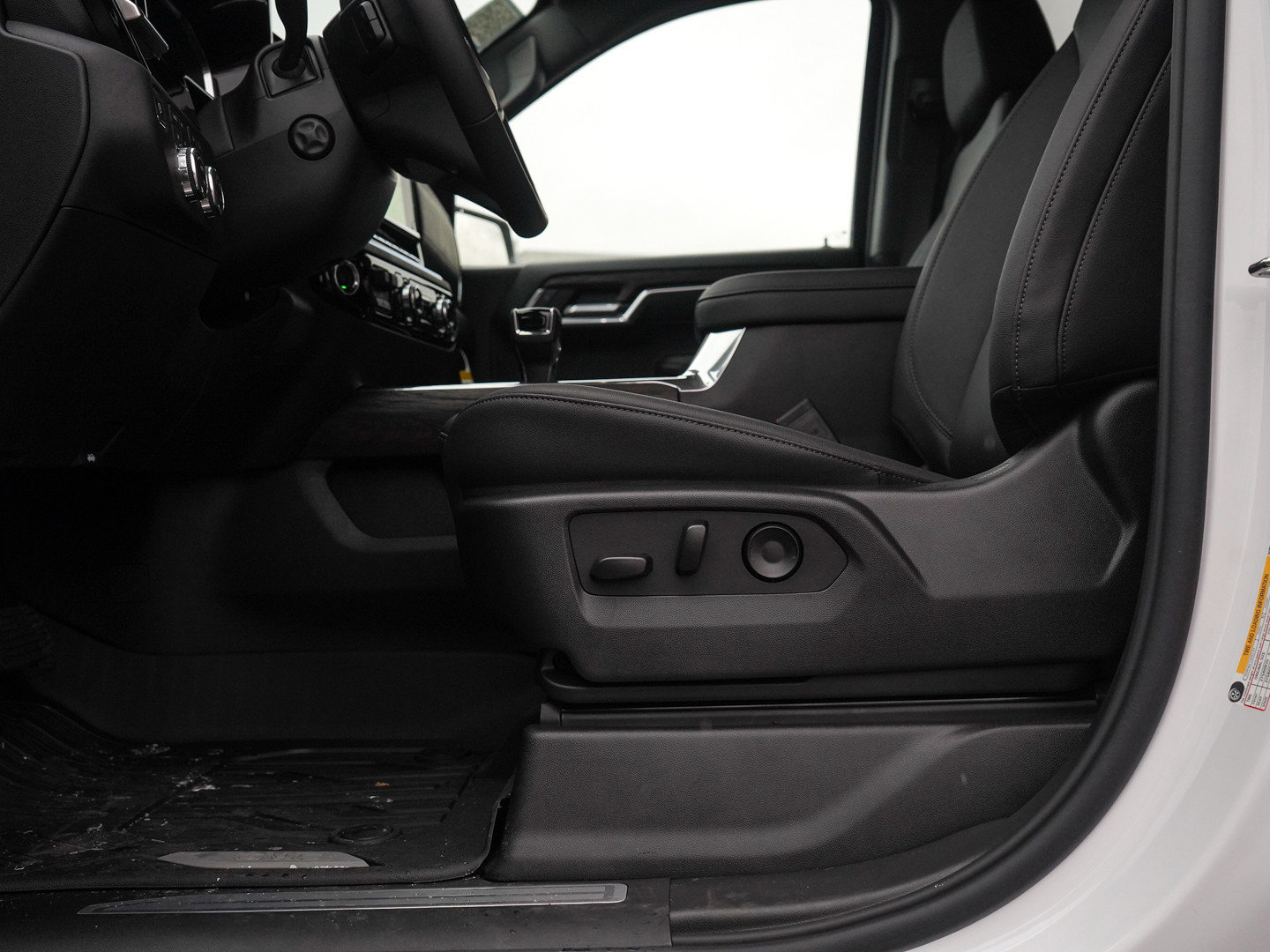 New 2026 GMC Sierra 1500 SLT image 15