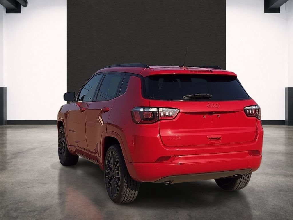 Used 2023 Jeep Compass Limited AWD/4WD image 3