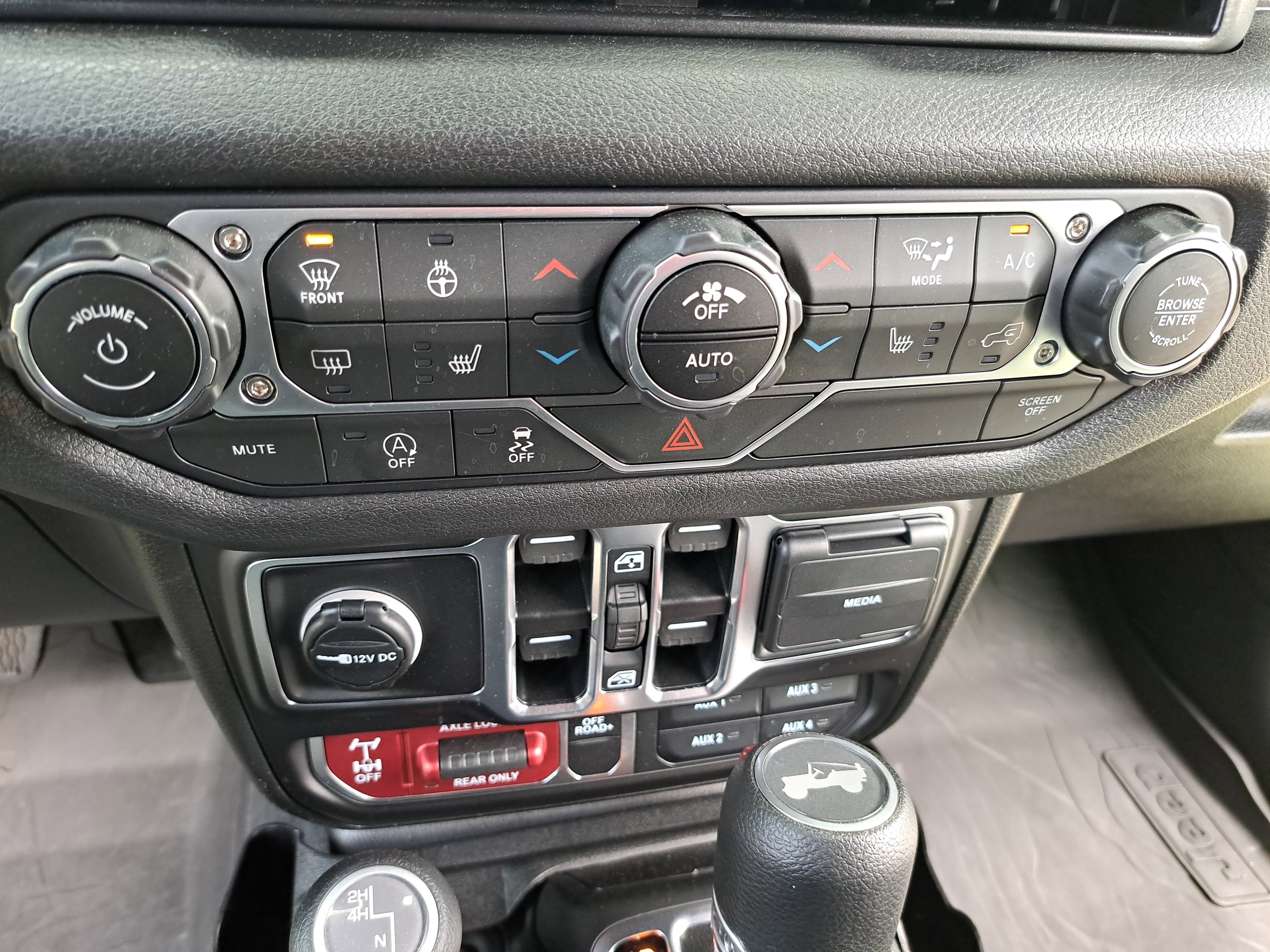 Used 2025 Jeep Wrangler Willys image 21