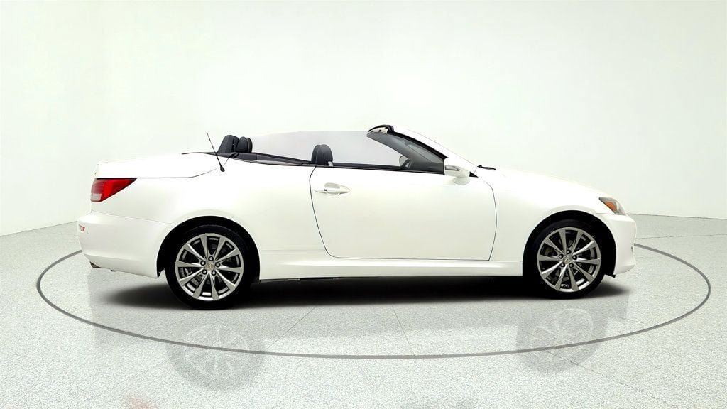 Used 2013 Lexus IS 250C w/ Luxury Pkg RWD image 4
