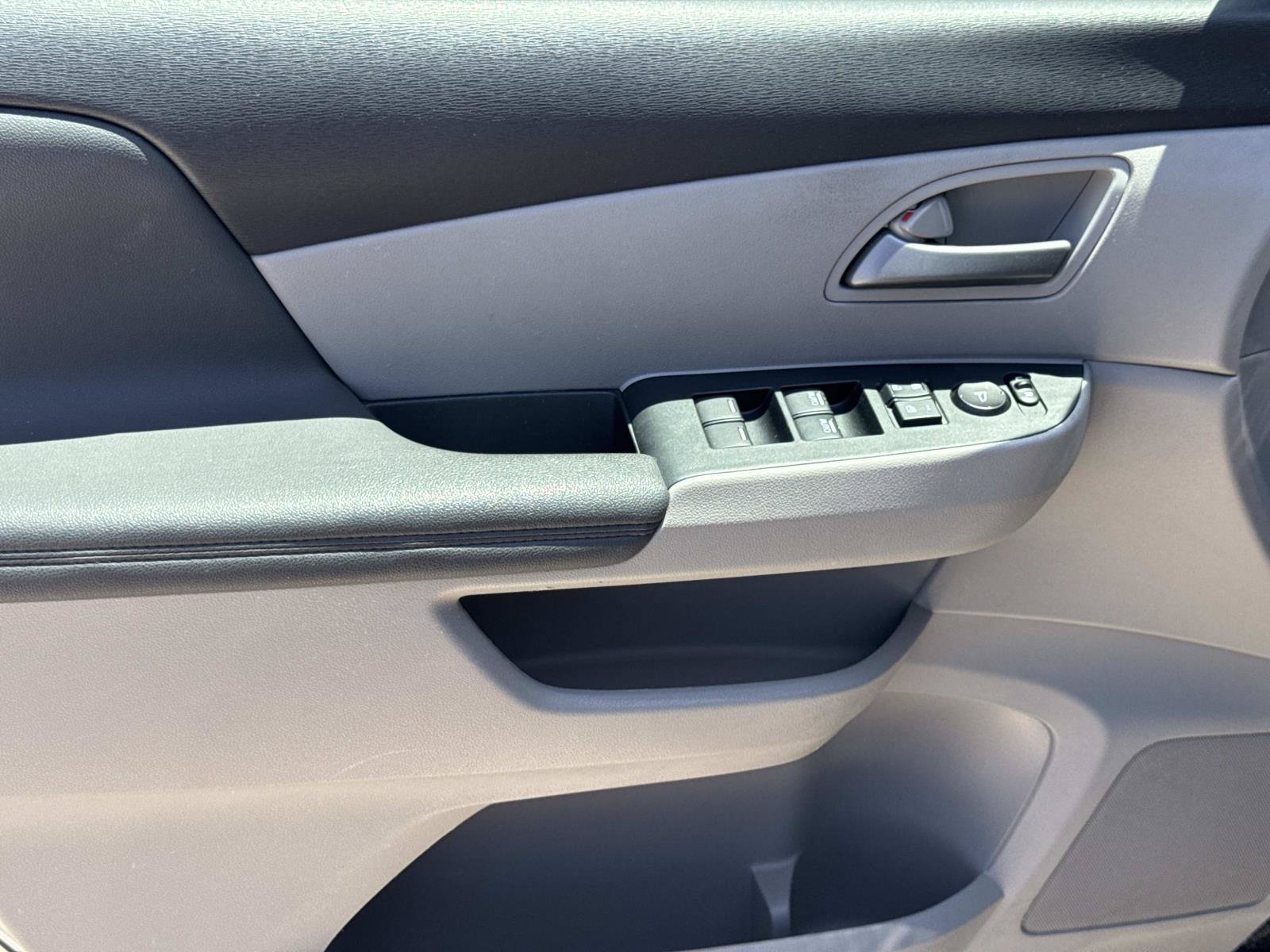 Used 2012 Honda Odyssey EX image 11