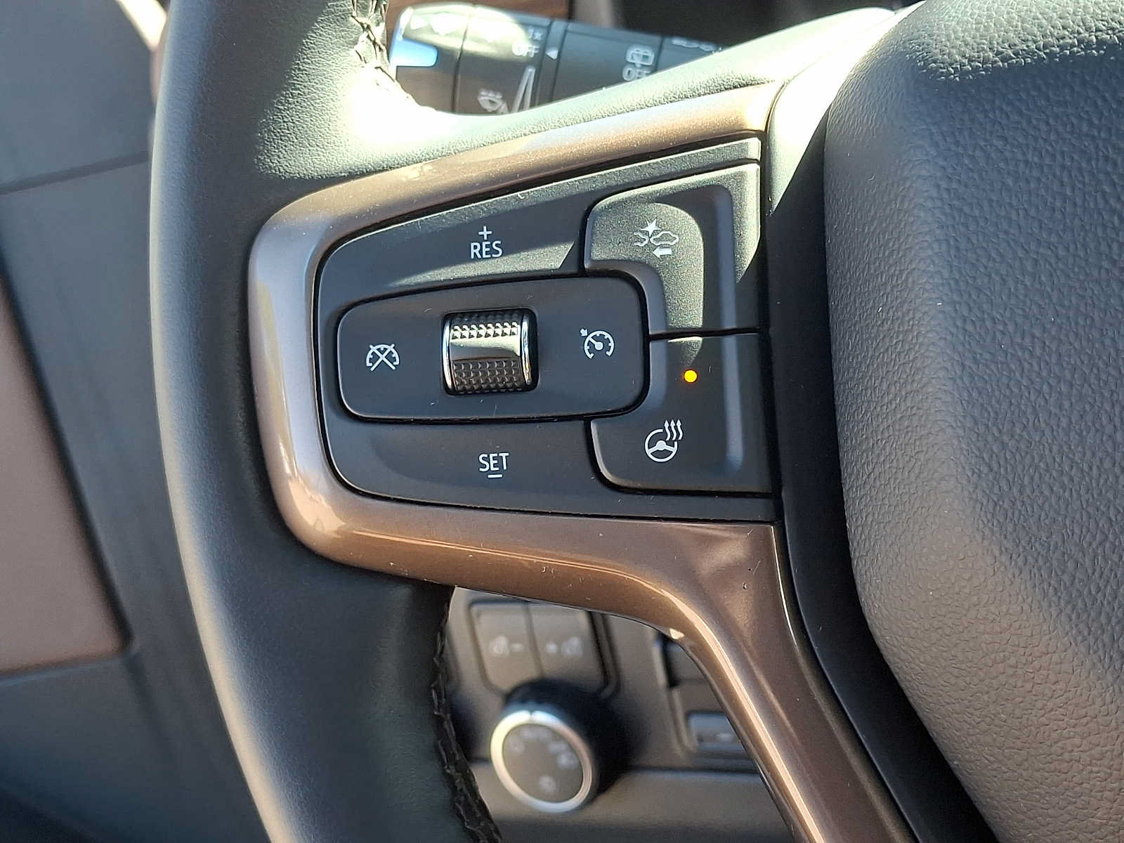 Certified 2024 Chevrolet Suburban High Country AWD/4WD image 23