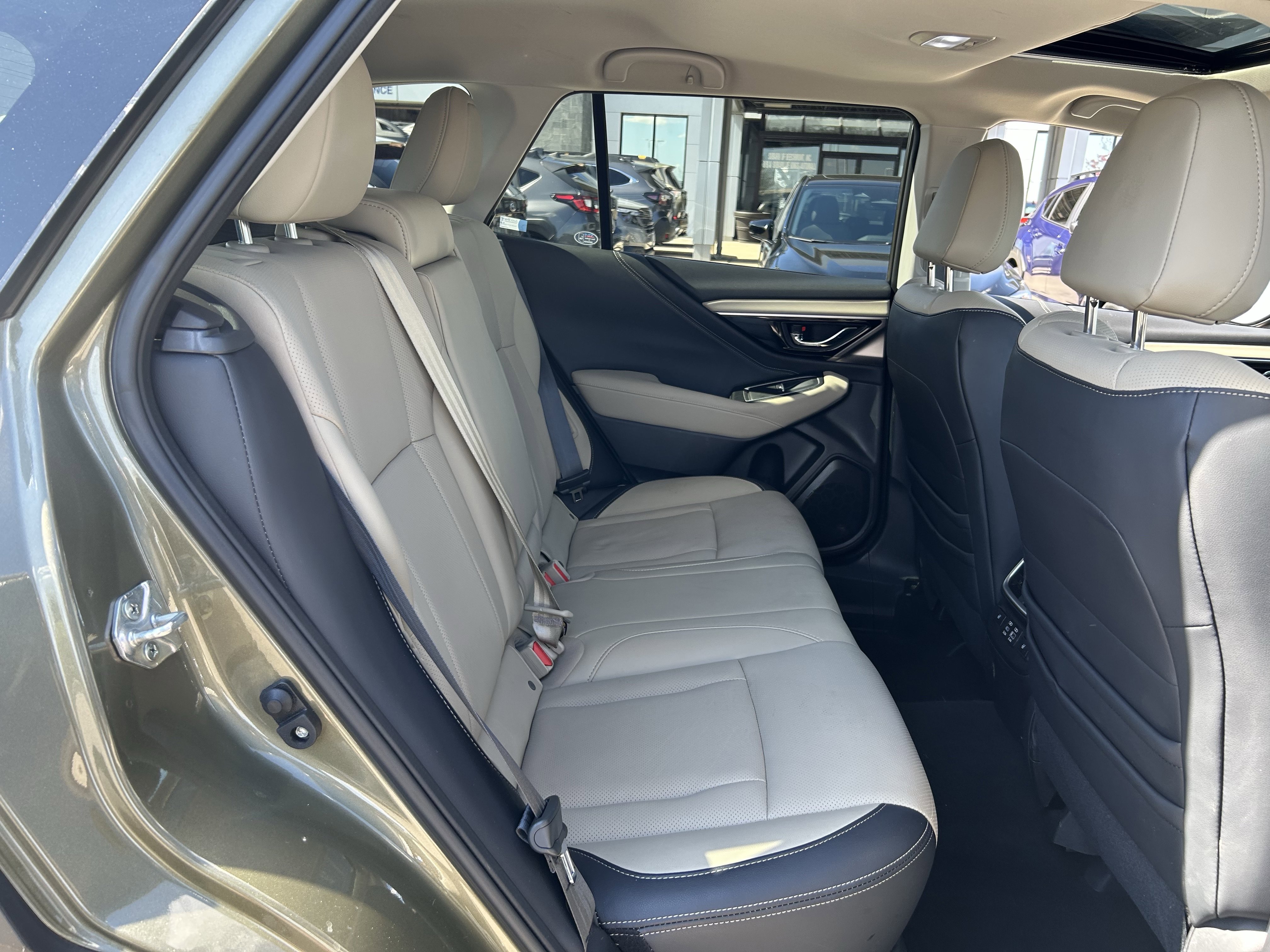 Used 2023 Subaru Outback Limited image 25