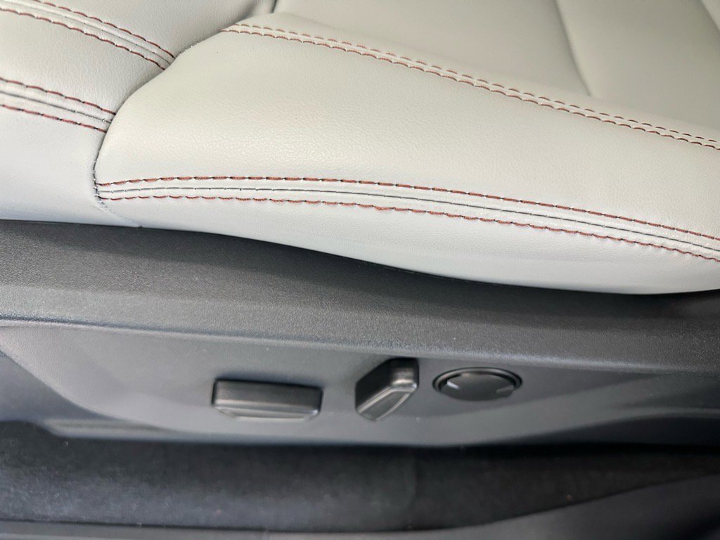 New 2025 Ford Expedition Active image 34