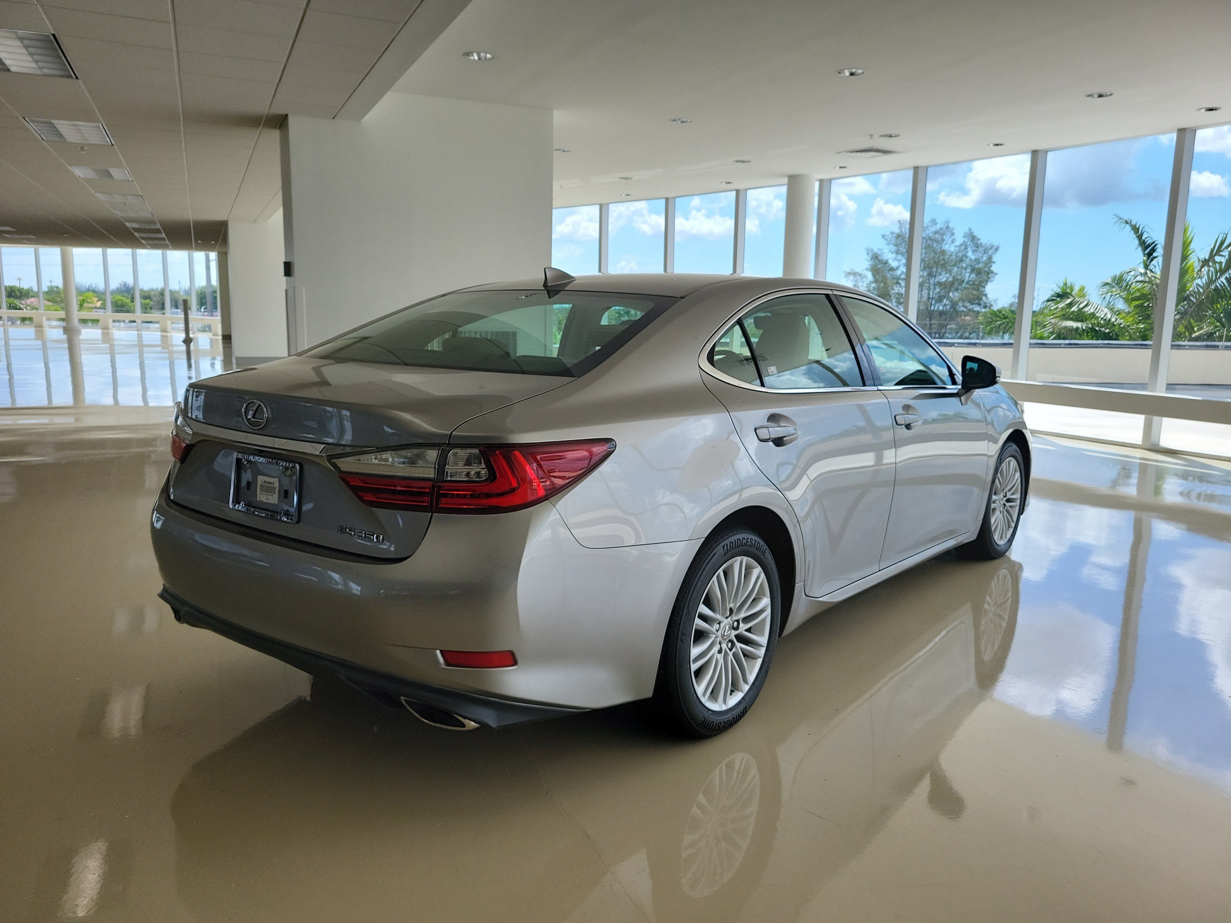 Used 2018 Lexus ES 350 w/ Accessory Package 2 FWD image 7