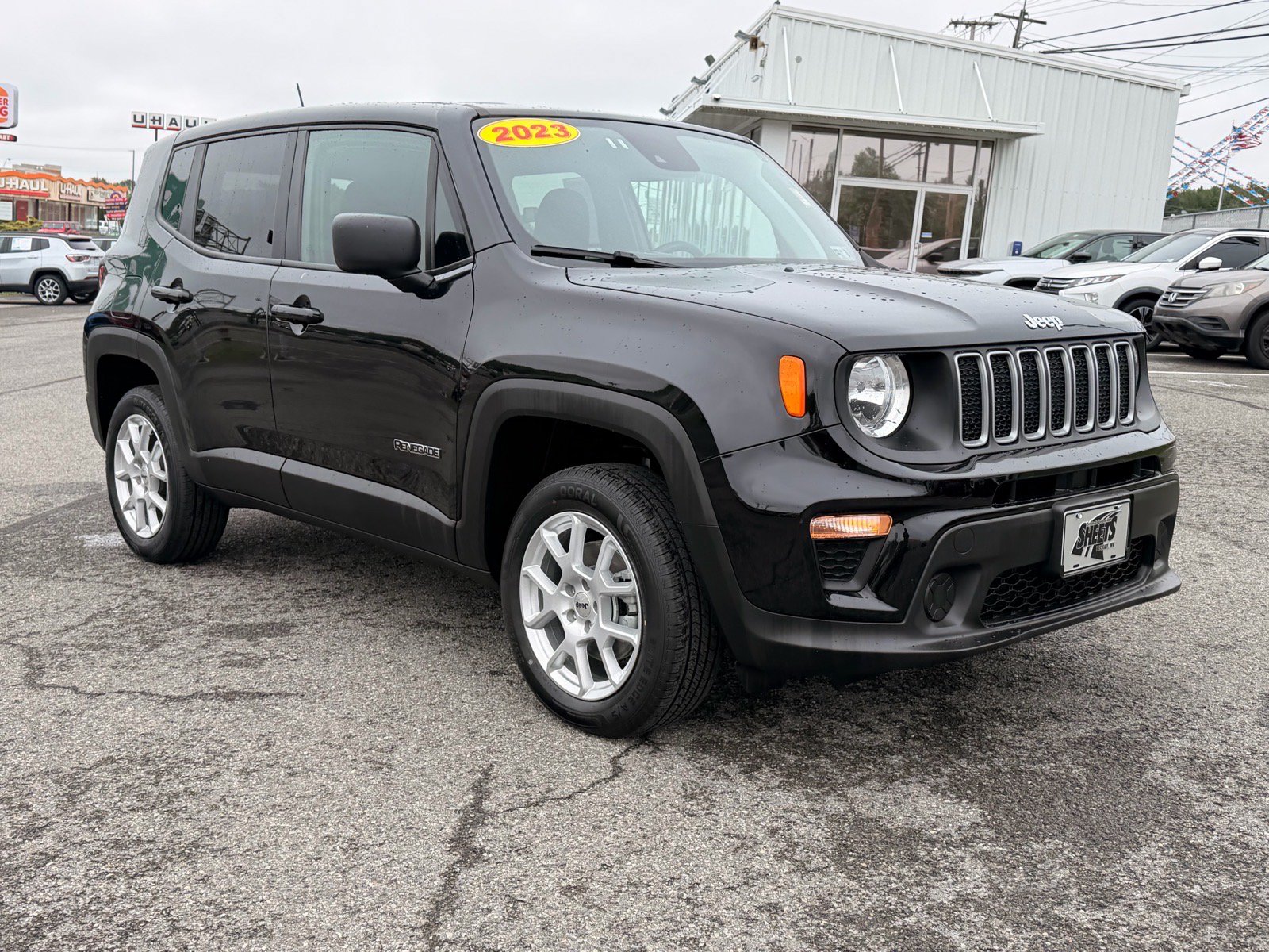 Used 2023 Jeep Renegade Latitude AWD/4WD image 8