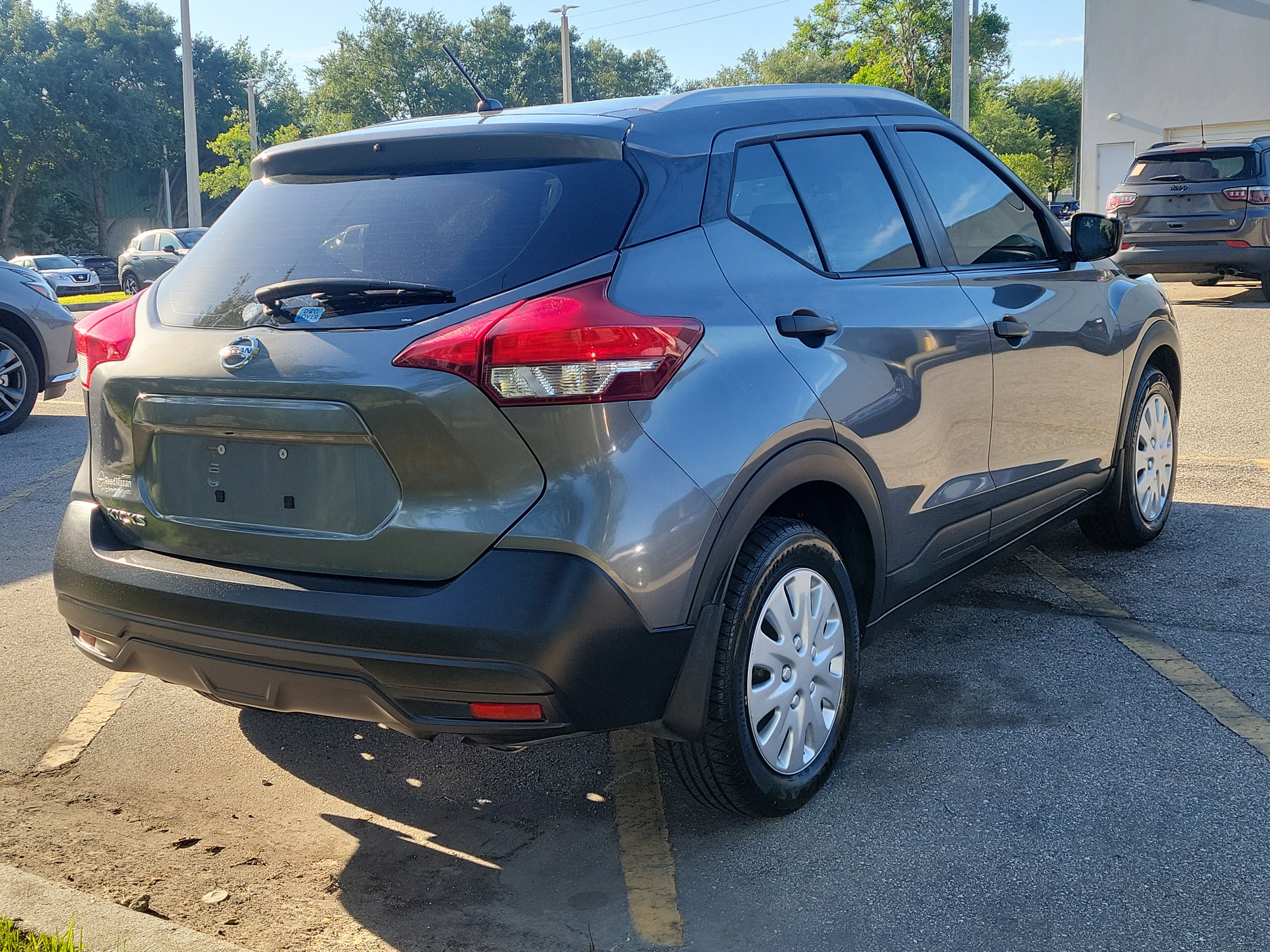 Used 2019 Nissan Kicks S FWD image 3