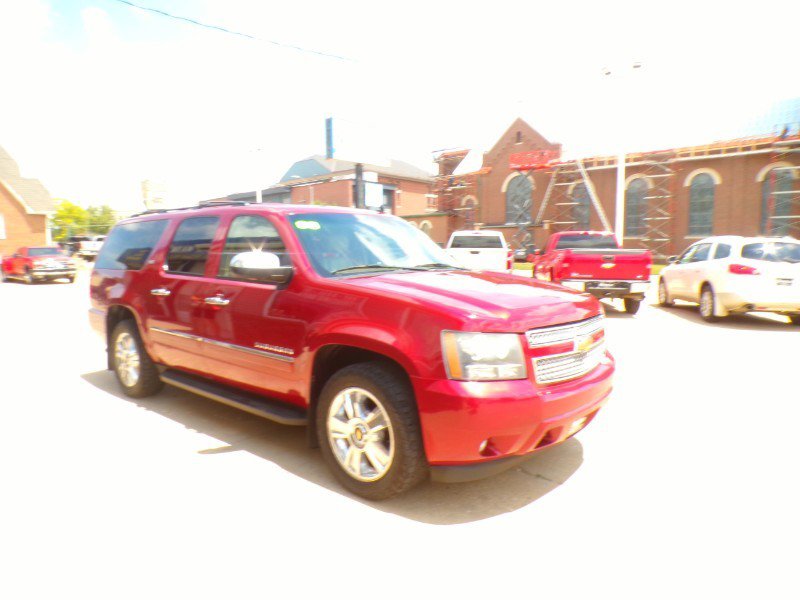 Used 2010 Chevrolet Suburban LTZ image 3