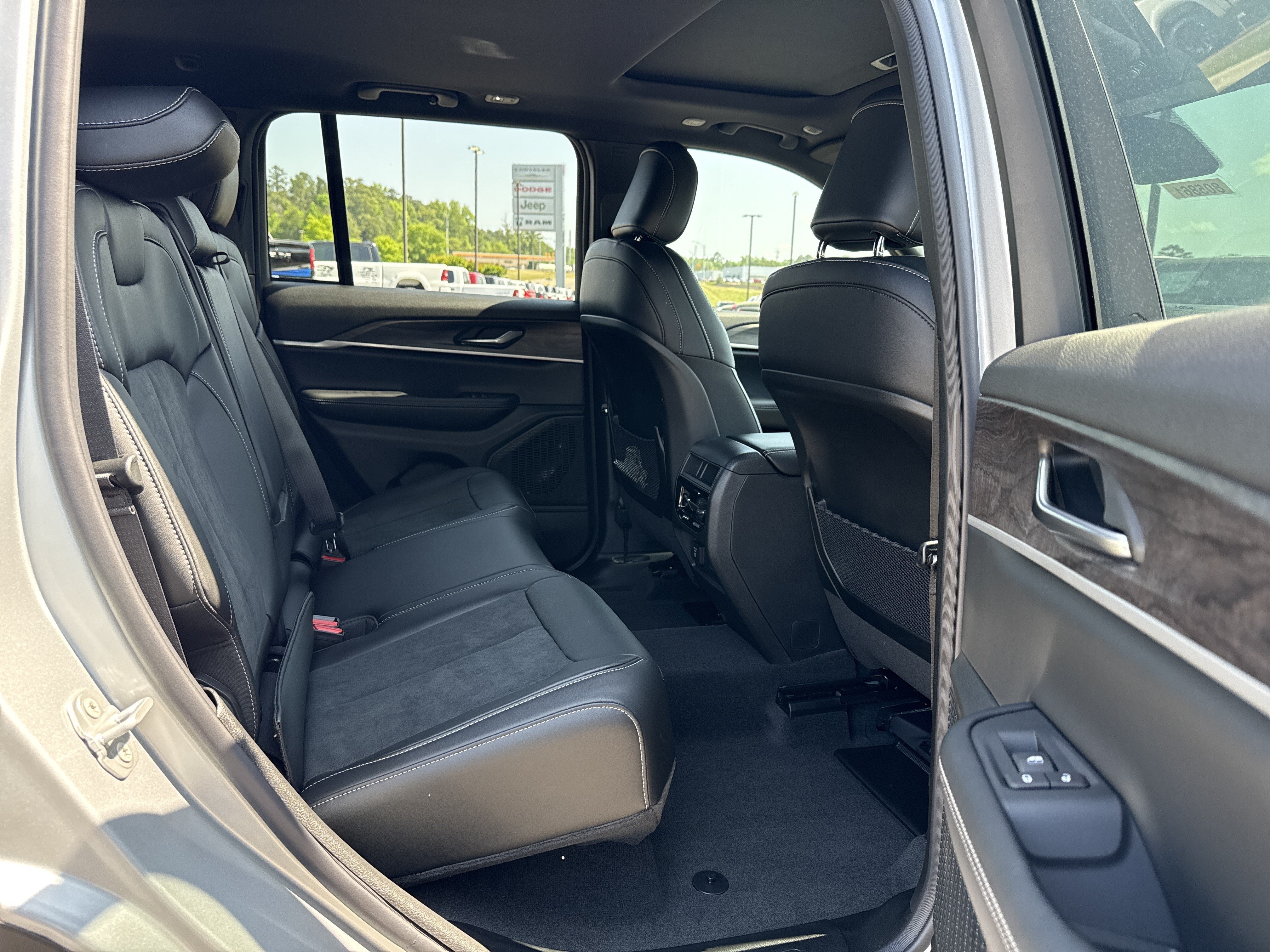 New 2026 Jeep Grand Cherokee Altitude RWD image 16