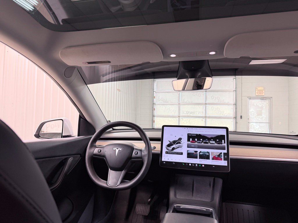 Used 2022 Tesla Model Y Long Range AWD/4WD image 28