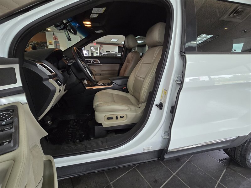 Used 2015 Ford Explorer XLT w/ Equipment Group 202B AWD/4WD image 9
