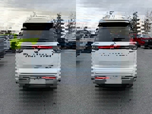 New 2025 Nissan Pathfinder SL w/ Black Appearance Package image 6