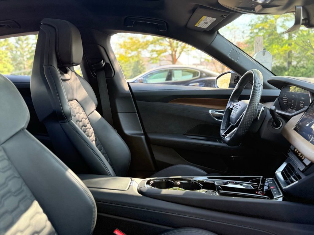 Used 2023 Audi e-tron GT Prestige w/ Prestige Package image 30