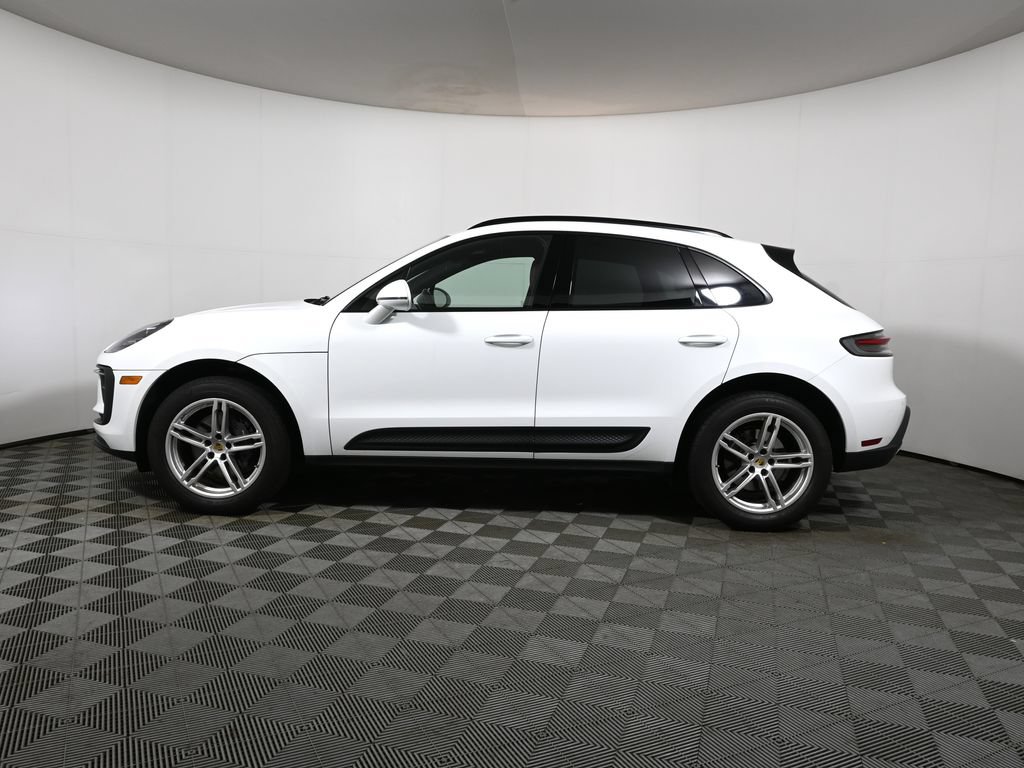 Used 2024 Porsche Macan AWD/4WD image 2
