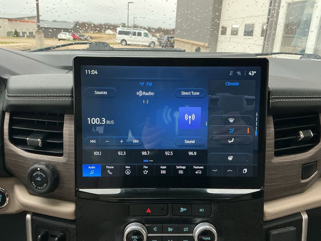 Used 2023 Ford Expedition Limited image 14