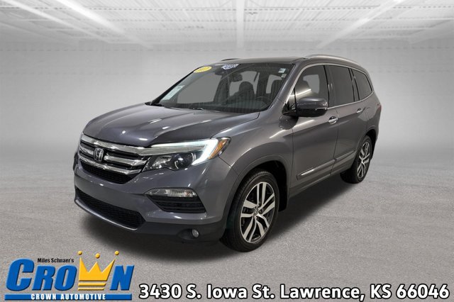 Used 2017 Honda Pilot Touring image 1