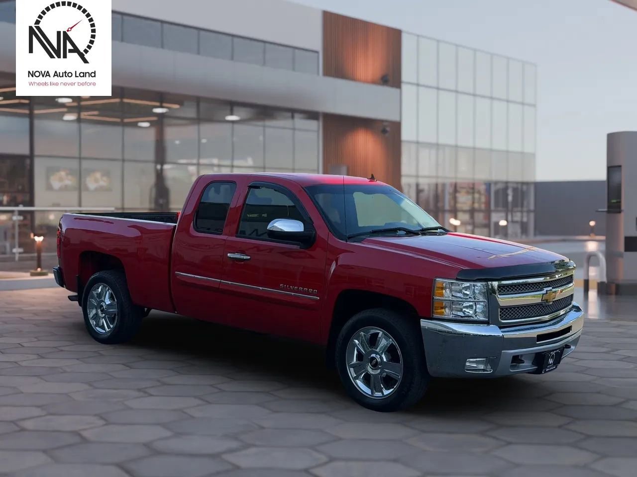 Used 2013 Chevrolet Silverado 1500 LT AWD/4WD image 2