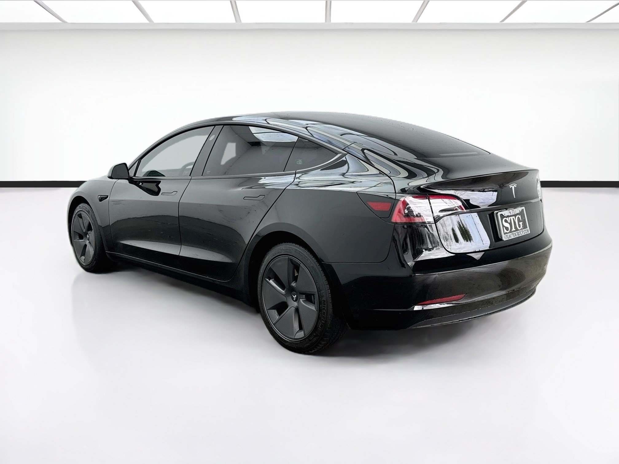 Used 2023 Tesla Model 3 Standard Range RWD image 6