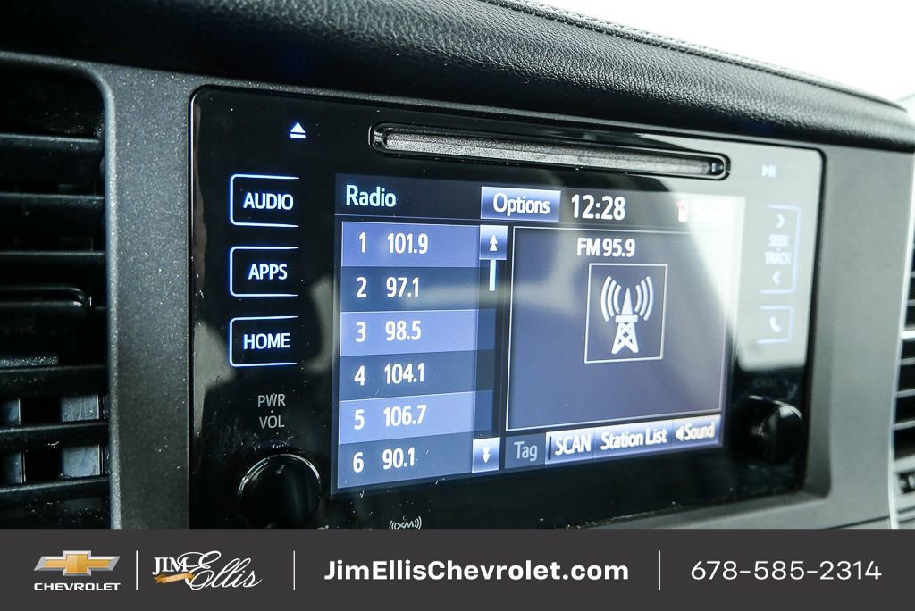 Used 2016 Toyota Sienna SE image 14