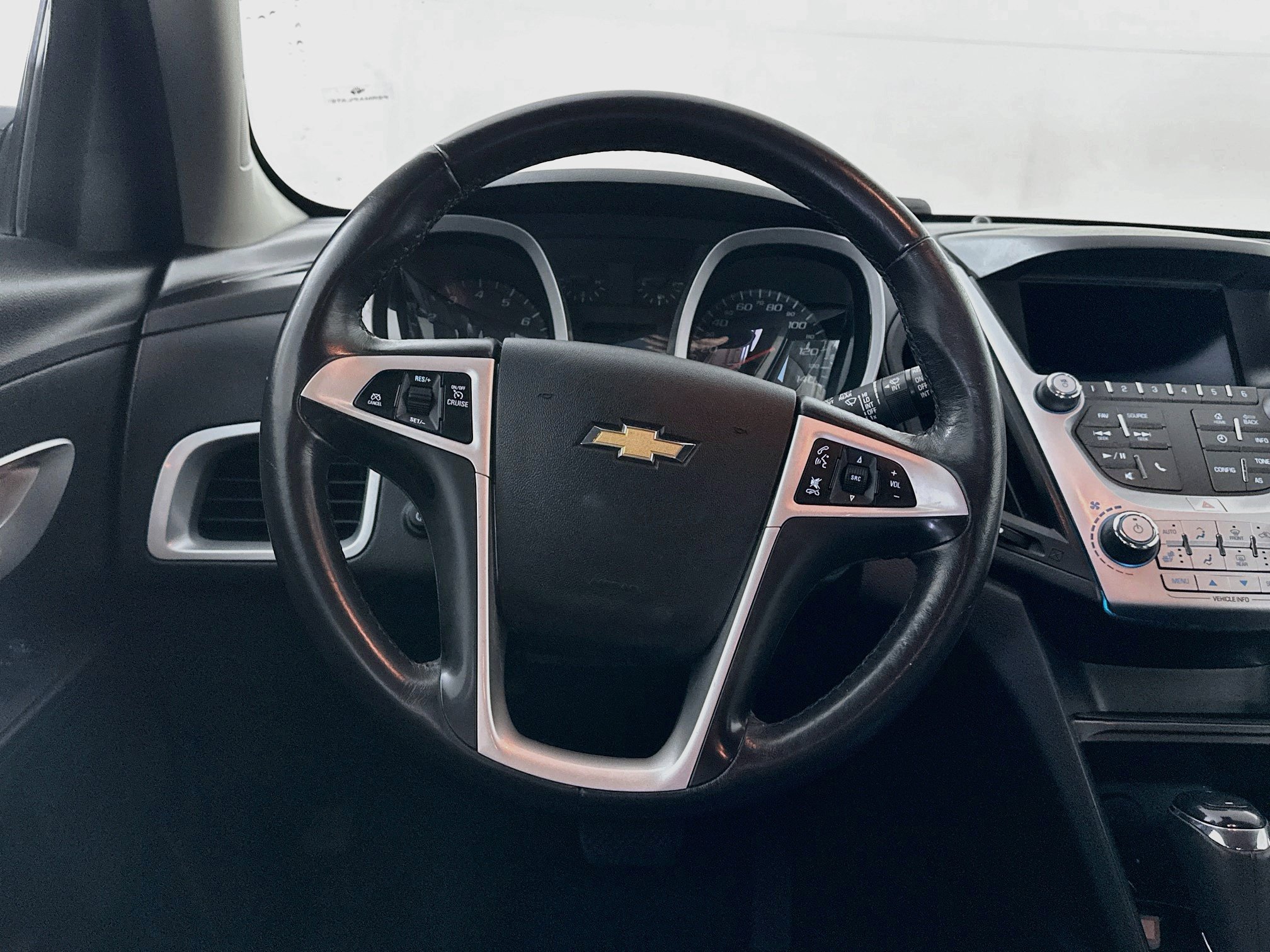 Used 2017 Chevrolet Equinox LT w/ Convenience Package FWD image 16