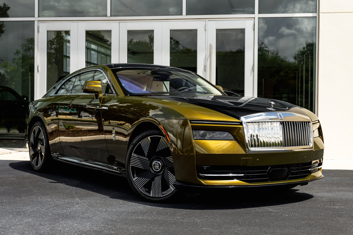 Used 2024 Rolls-Royce Spectre w/ Spectre Launch Package image 3