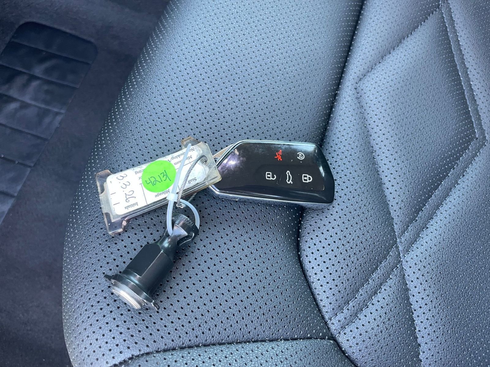 Used 2025 Volkswagen Atlas SE image 21