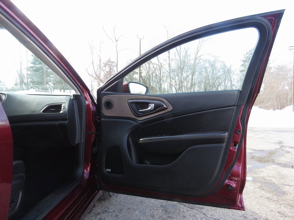 Used 2015 Chrysler 200 C w/ Navigation & Sound Group I image 12