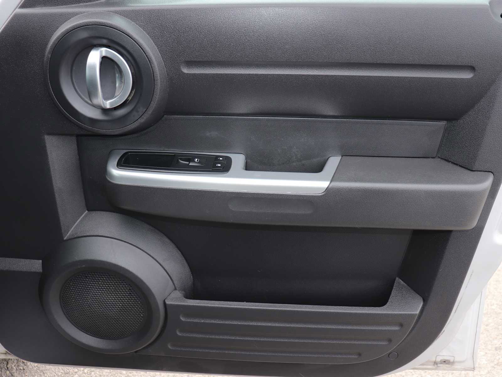 Used 2011 Dodge Nitro SXT image 23