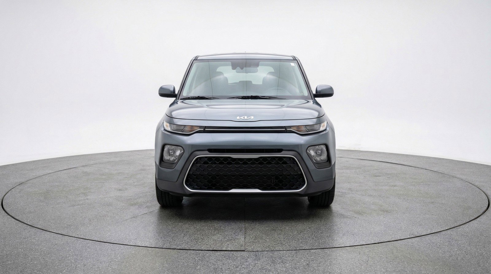 Used 2025 Kia Soul LX w/ LX Technology Package FWD image 2
