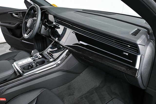 New 2025 Audi Q8 Premium Plus image 25