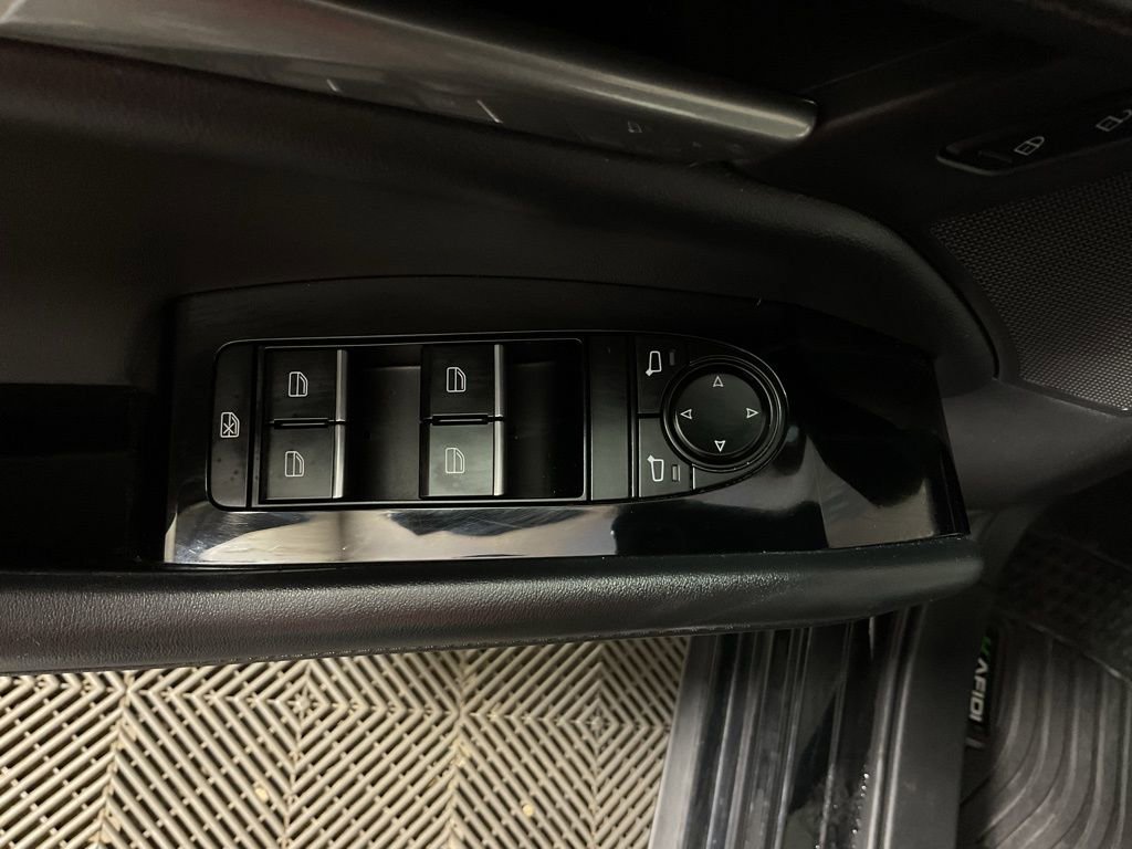 Used 2025 MAZDA MAZDA3 s image 20