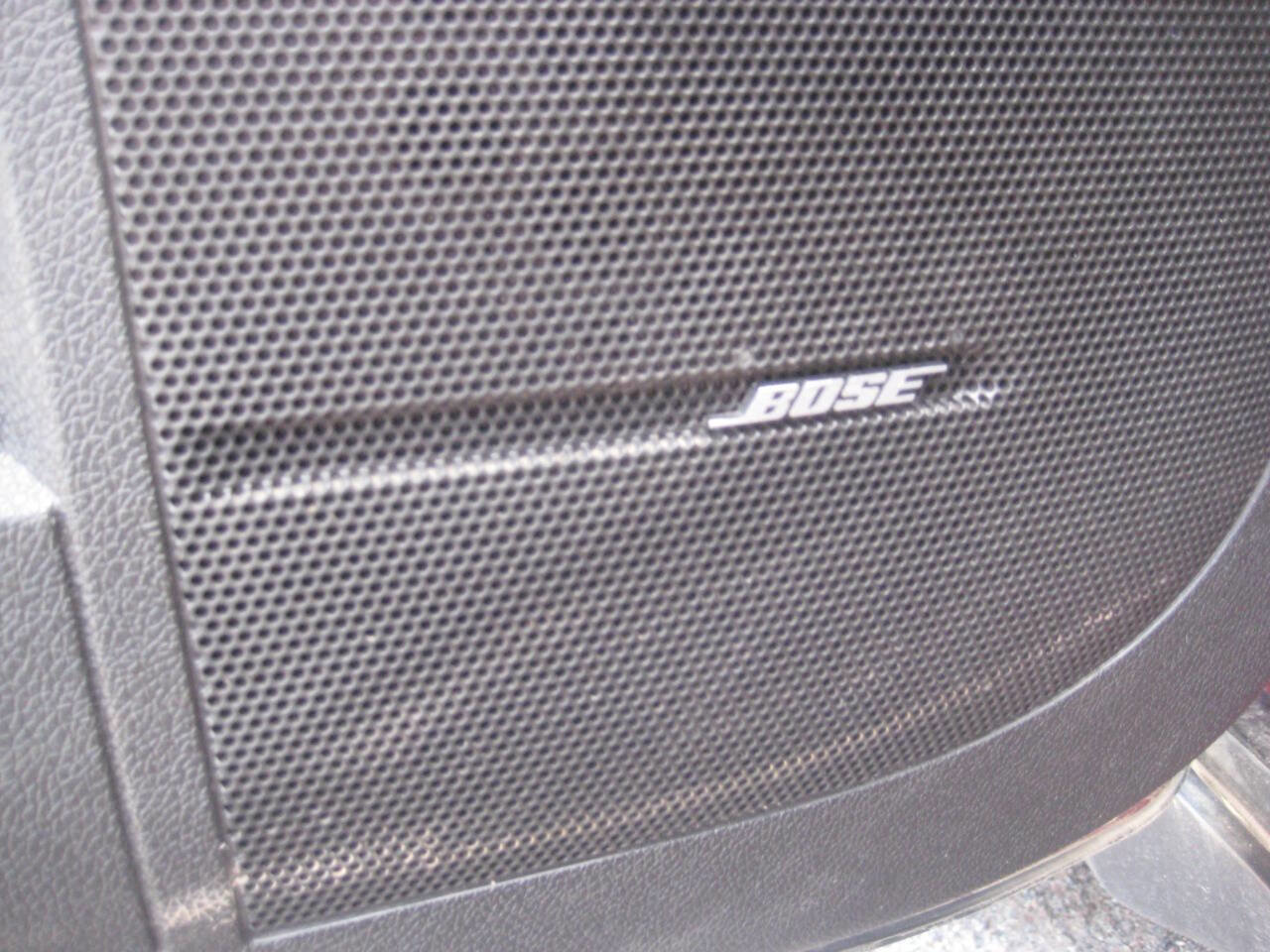 Used 2010 GMC Acadia SLE image 10