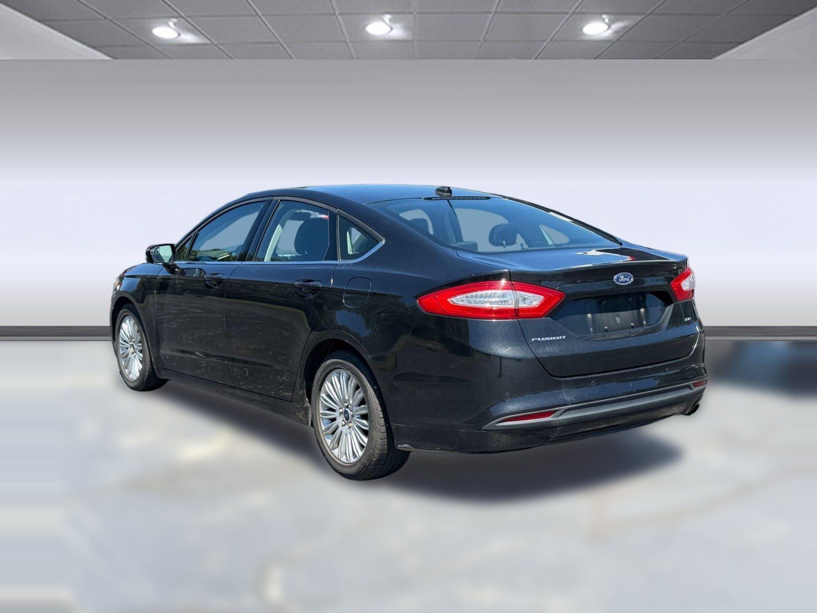 Used 2014 Ford Fusion SE FWD image 3