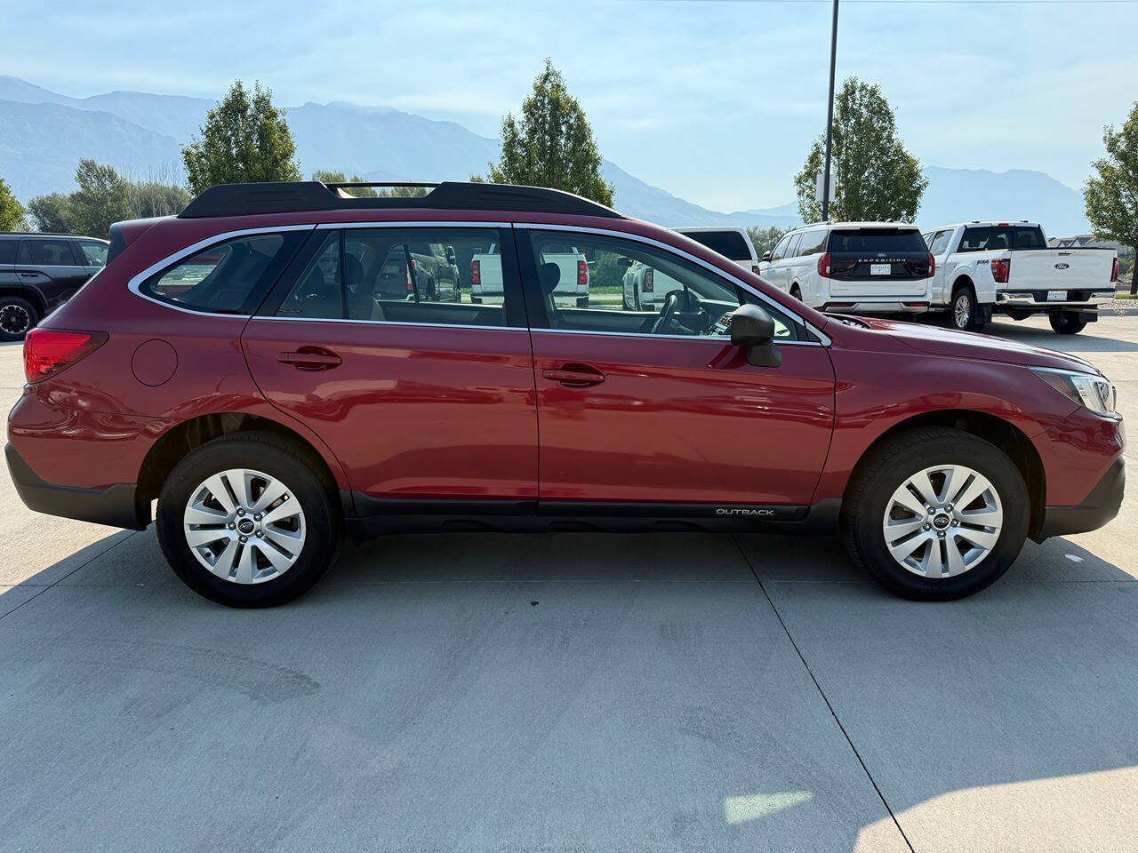 Used 2018 Subaru Outback 2.5i AWD/4WD image 2