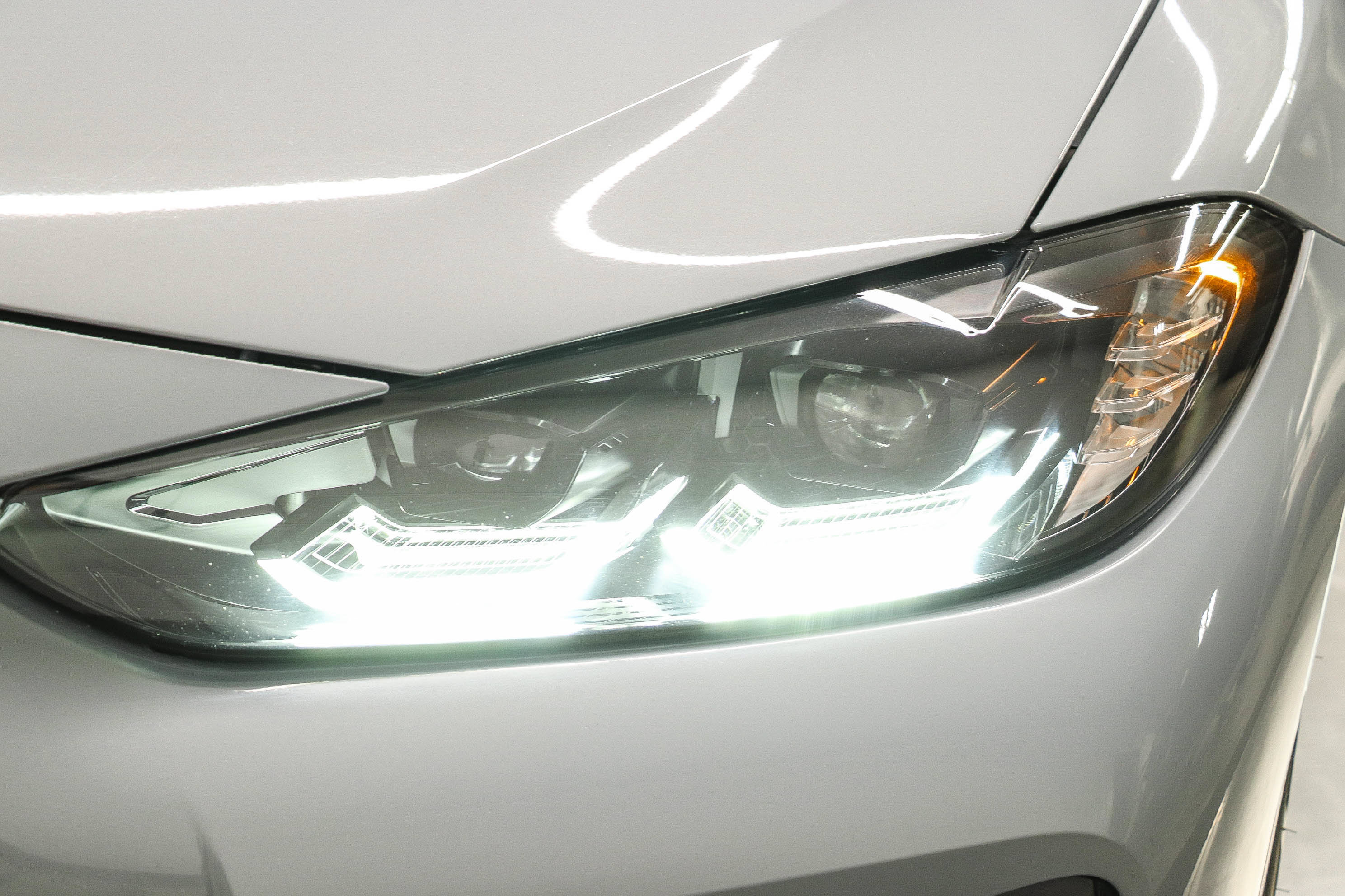 Used 2023 BMW i4 eDrive40 w/ M Sport Package RWD image 9