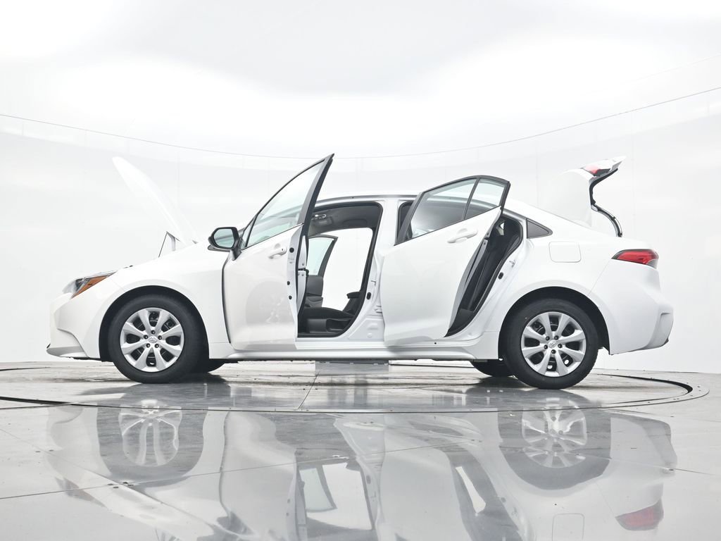 Used 2024 Toyota Corolla LE image 45