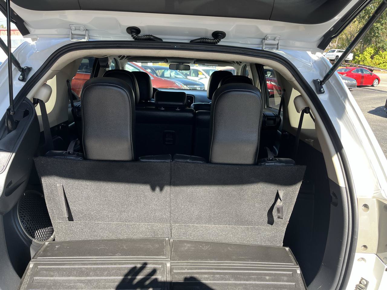 Used 2015 Mitsubishi Outlander SE AWD/4WD image 6