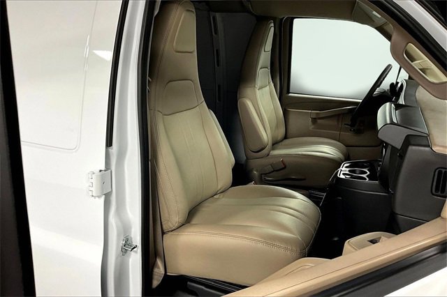 New 2025 Chevrolet Express 3500 w/ Driver Convenience Package image 10