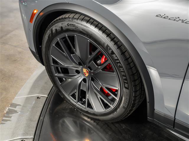New 2026 Porsche Macan GTS Electric AWD/4WD image 16