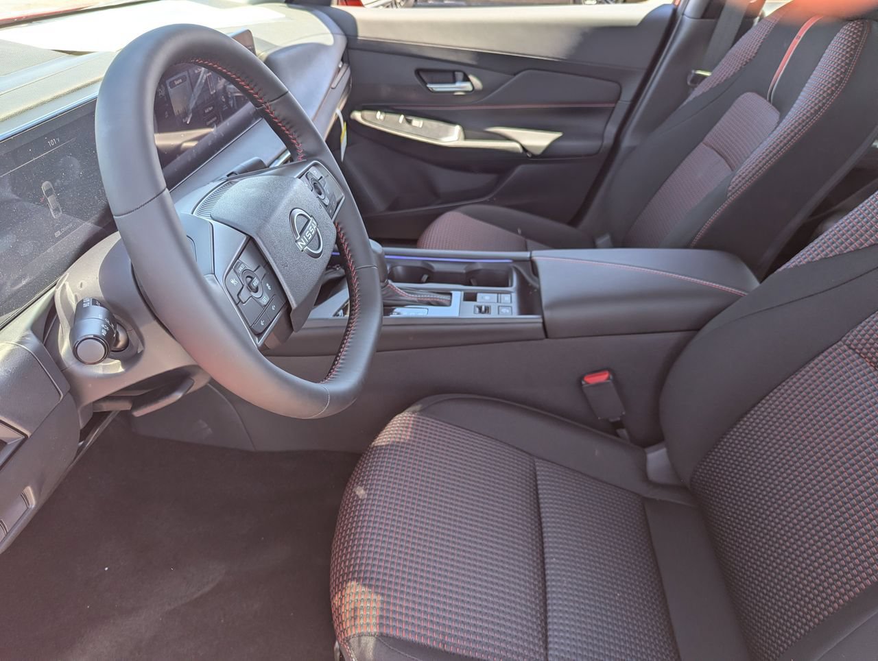New 2026 Nissan Sentra SR w/ Floor Mat Package FWD image 11