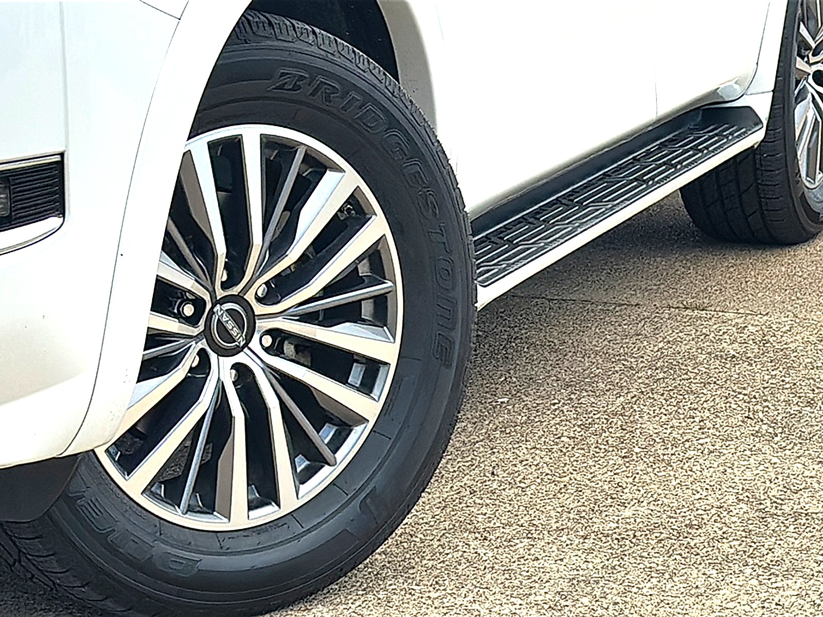 Used 2022 Nissan Armada SL RWD image 3