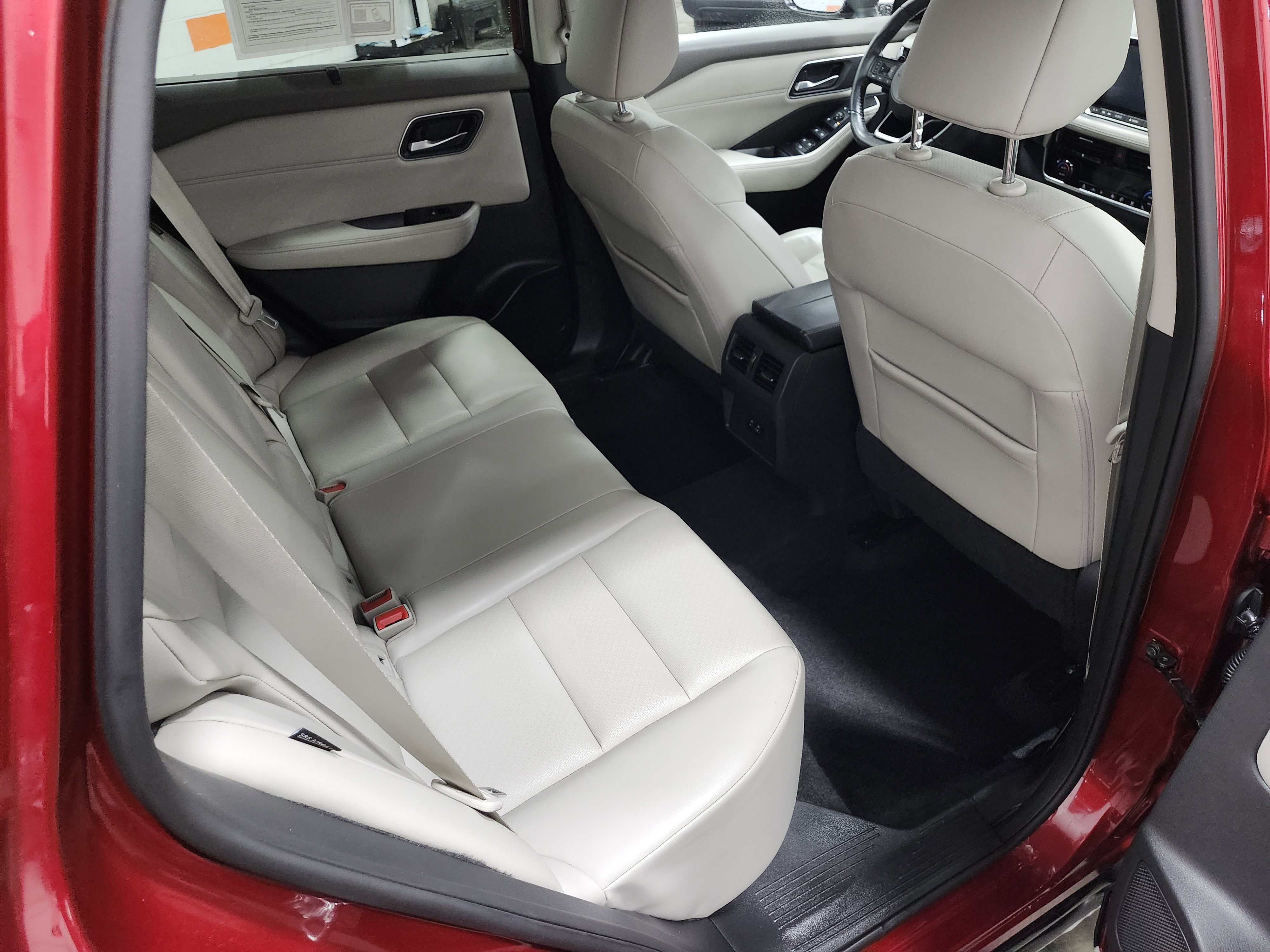 Used 2021 Nissan Rogue SV w/ Premium Package image 22