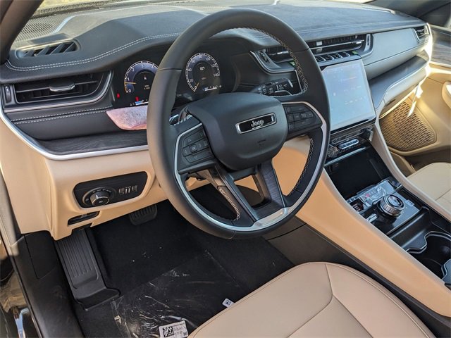 New 2025 Jeep Grand Cherokee Limited image 9