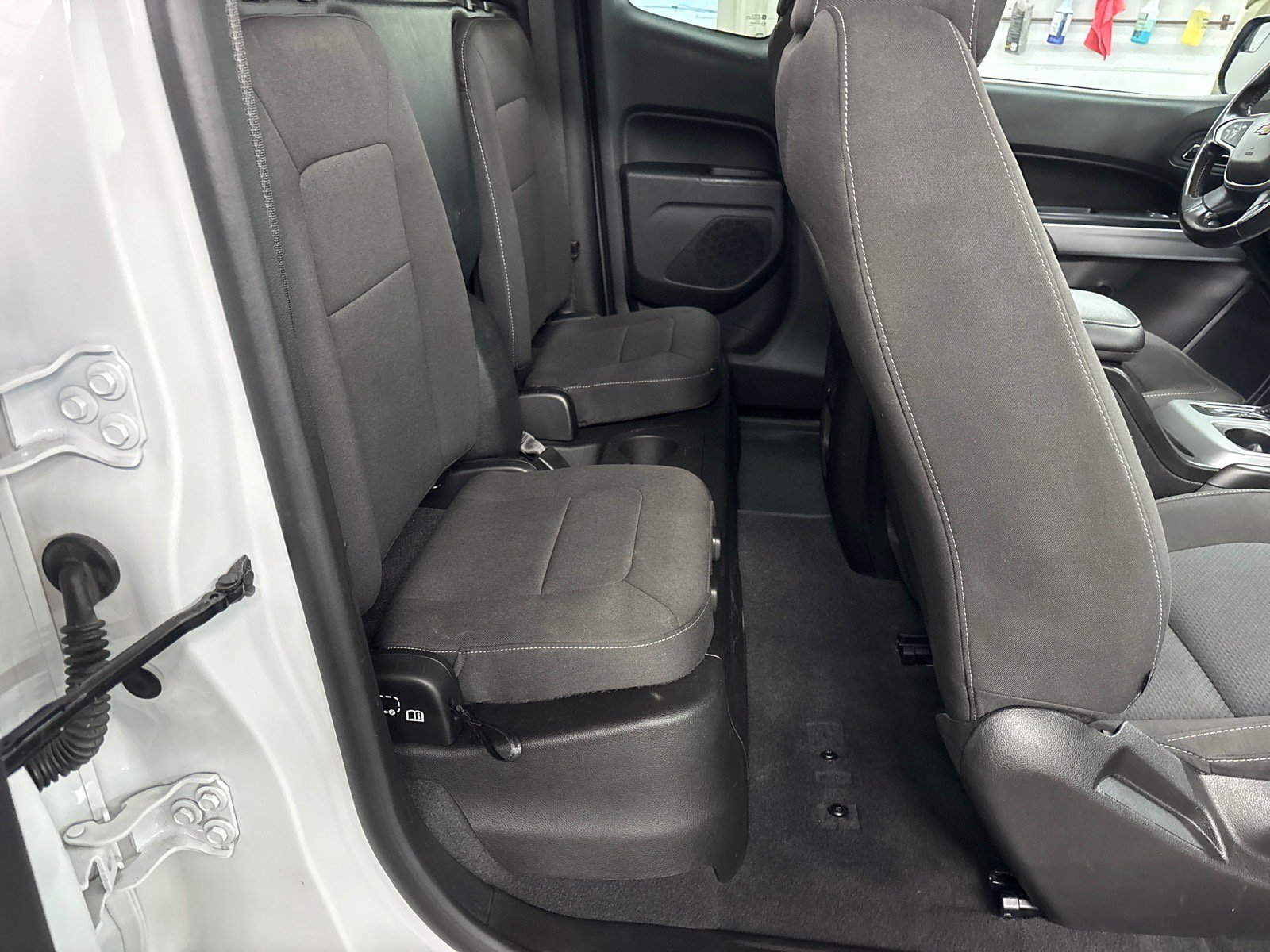 Used 2022 Chevrolet Colorado LT w/ Safety Package AWD/4WD image 17