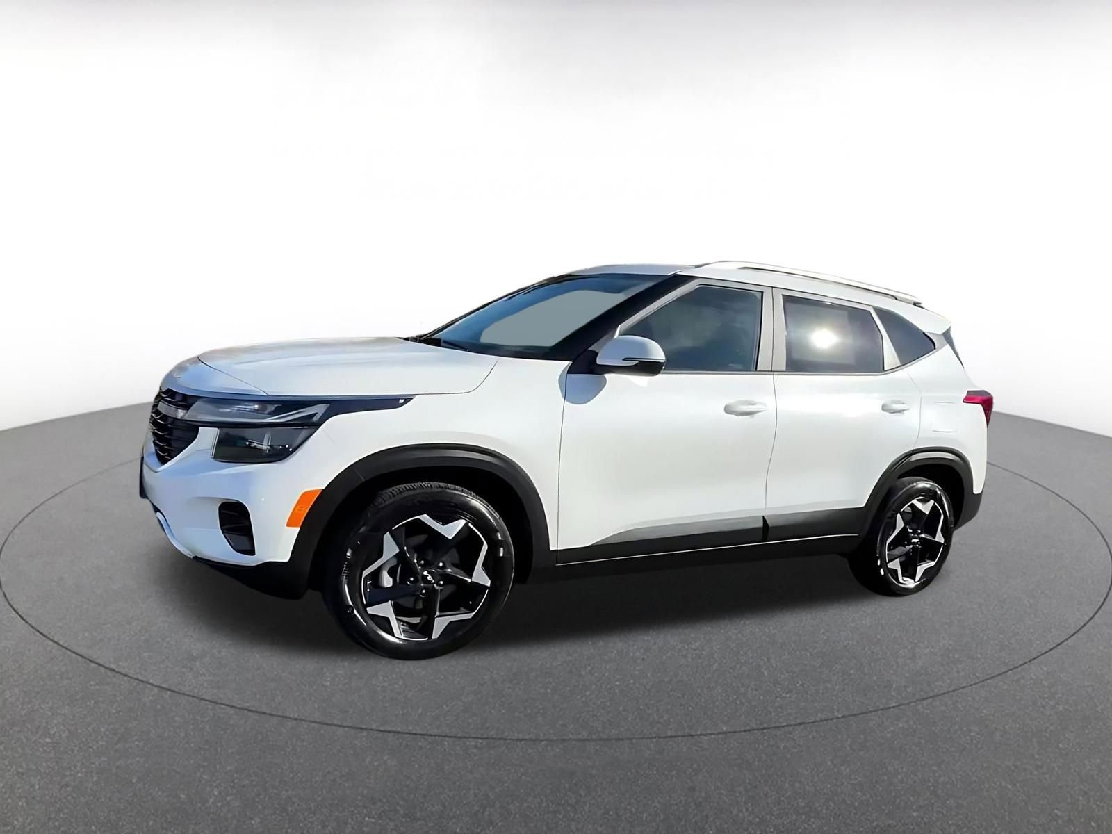 Used 2025 Kia Seltos S image 8