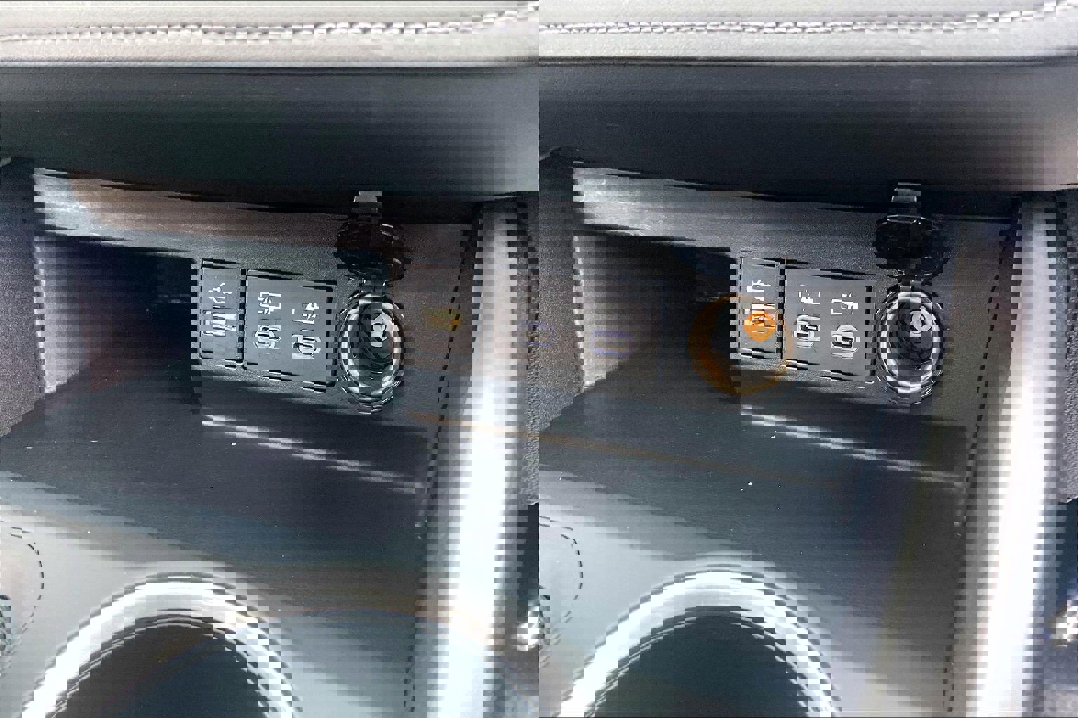 Used 2025 Toyota Highlander XLE image 40