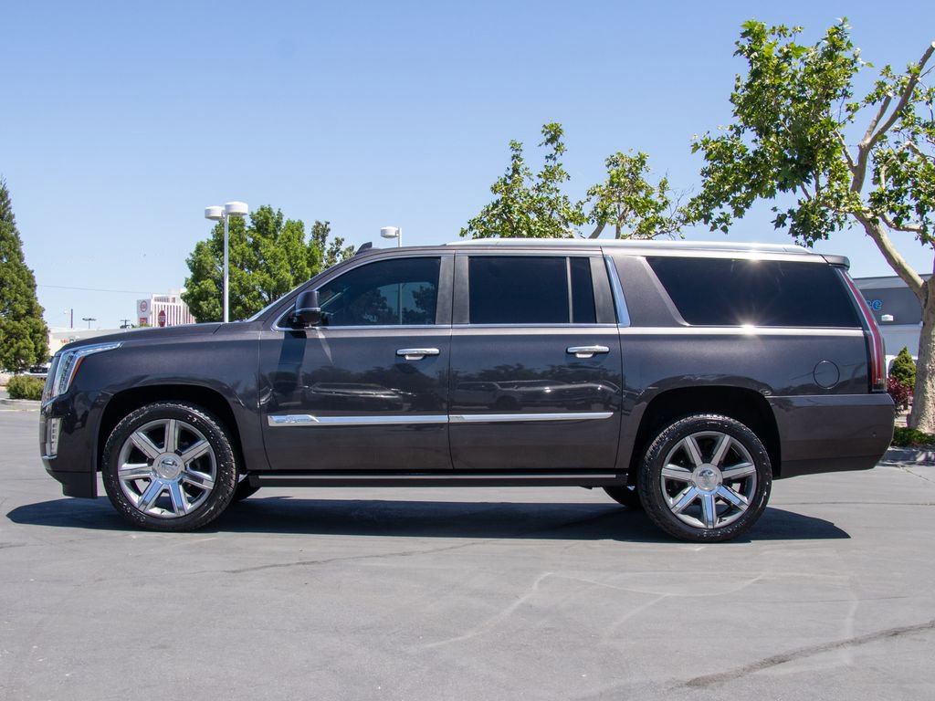 Used 2017 Cadillac Escalade ESV Premium Luxury AWD/4WD image 4