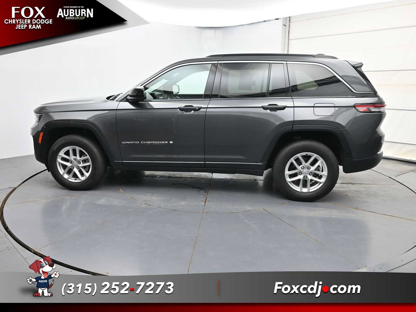 Used 2024 Jeep Grand Cherokee Laredo X w/ Luxury Tech Group I AWD/4WD image 19